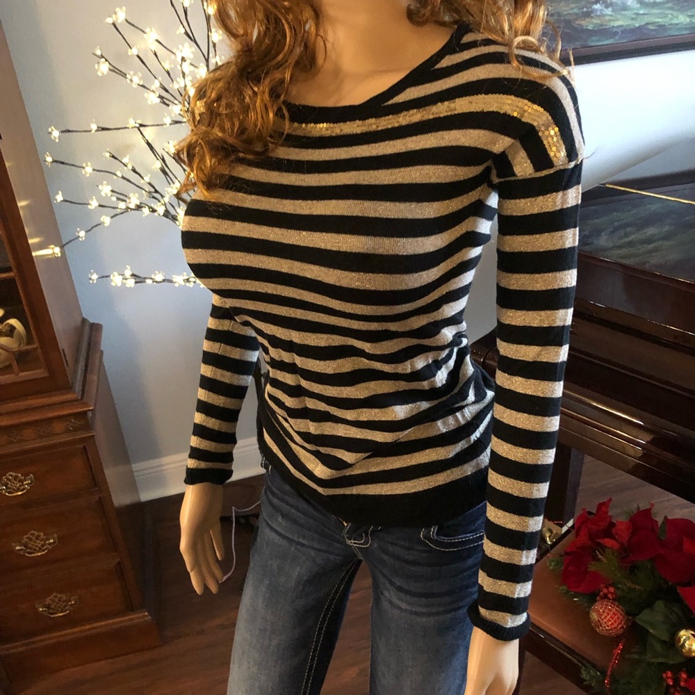 Mudd Sweater Small